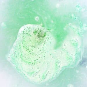 Grønn badebombe med sukkulent duft