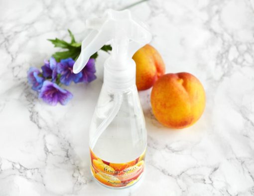 Rosa romspray med duft av aprikos og fresia