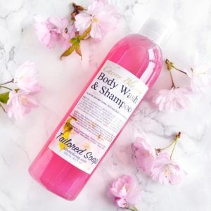 Rosa dusjsåpe og shampo med kirsebær duft