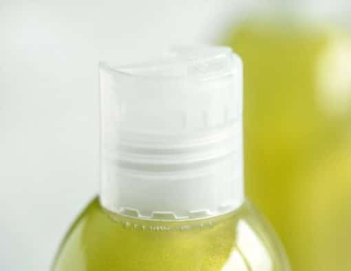 Grønn dusjsåpe og shampo med duft av tobakk og laurbærblad