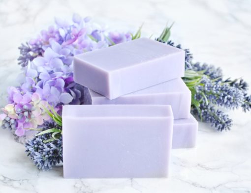 Lilla kaldprosess såpe med duft av lavendel og syriner