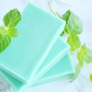 Grønn kaldprosess såpe med duft av mynte