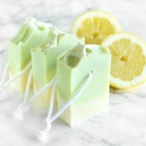 Grønn og gul kaldprosess såpe med sitron duft