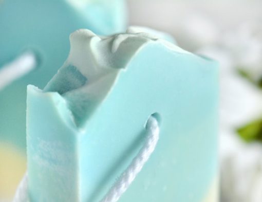 Blå kaldprosess såpe med snøklokke duft