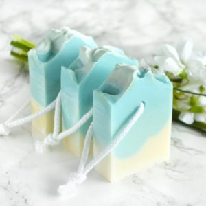 Blå kaldprosess såpe med snøklokke duft