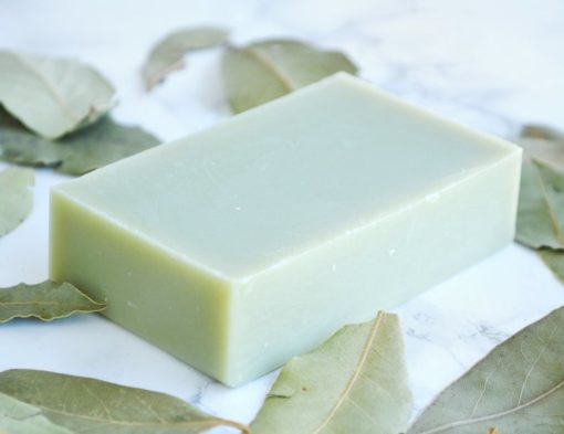 Grønn kaldprosess såpe med duft av tobakk og laurbærblad
