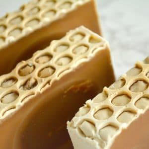 Naturlig såpe laget med honning